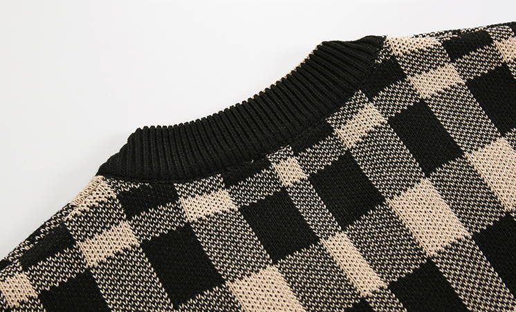 Maxct 1142 Plaid V-Neck Sweater