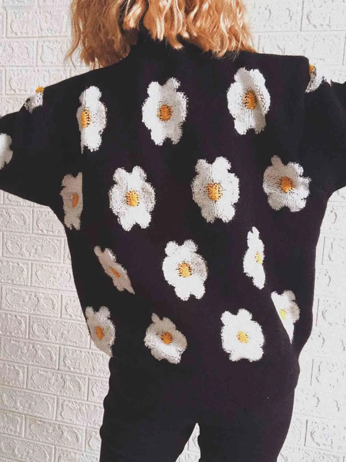 Maxct &Flower Round Neck Long Sleeve Sweater