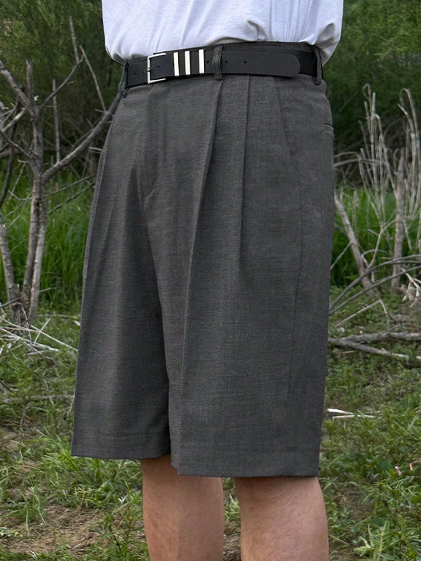 Maxct Men Solid Color Pleated Shorts With Slanted Pockets For Summer Casual Outfits