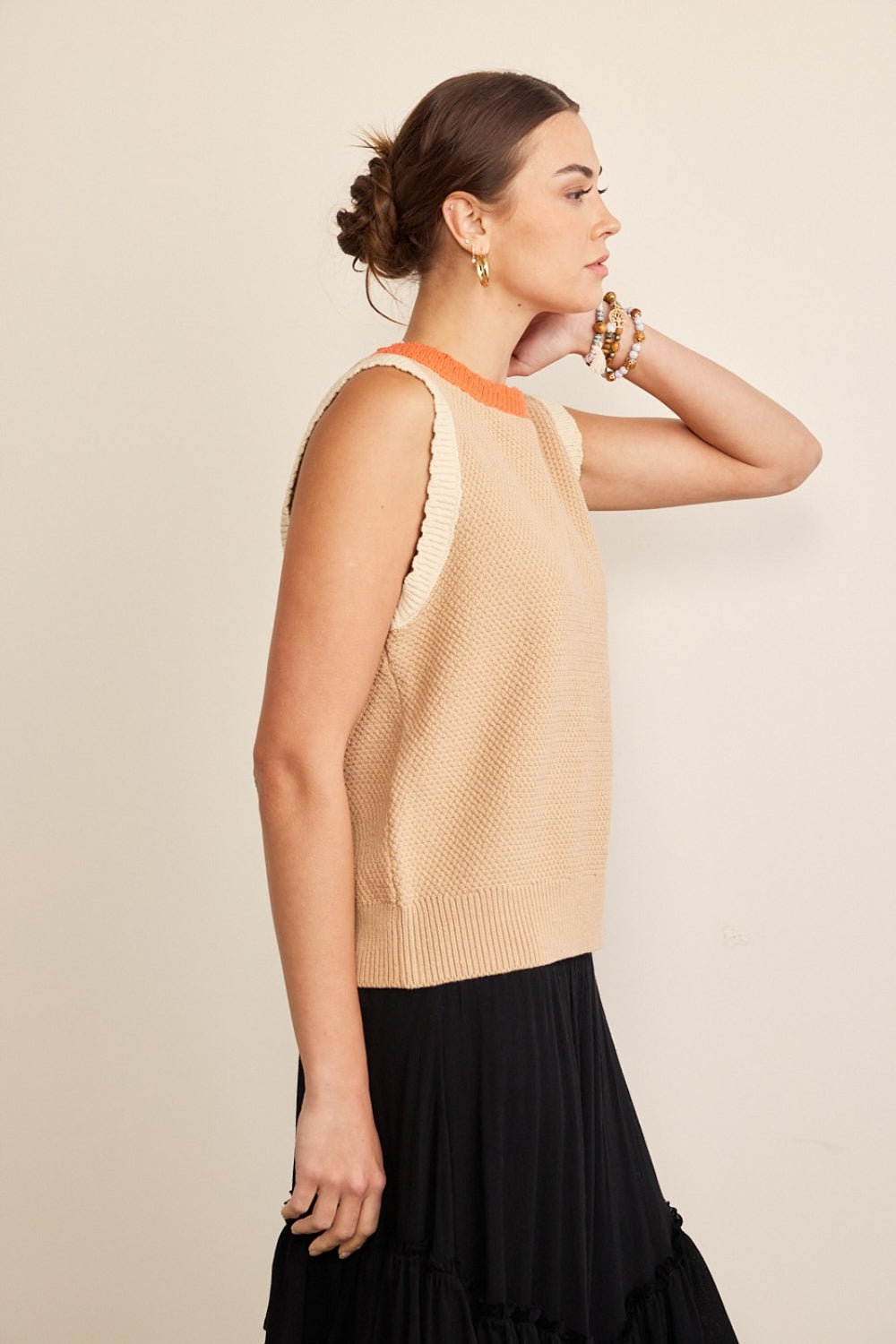 Women's Taupe Contrast-Trim Sweater Vest