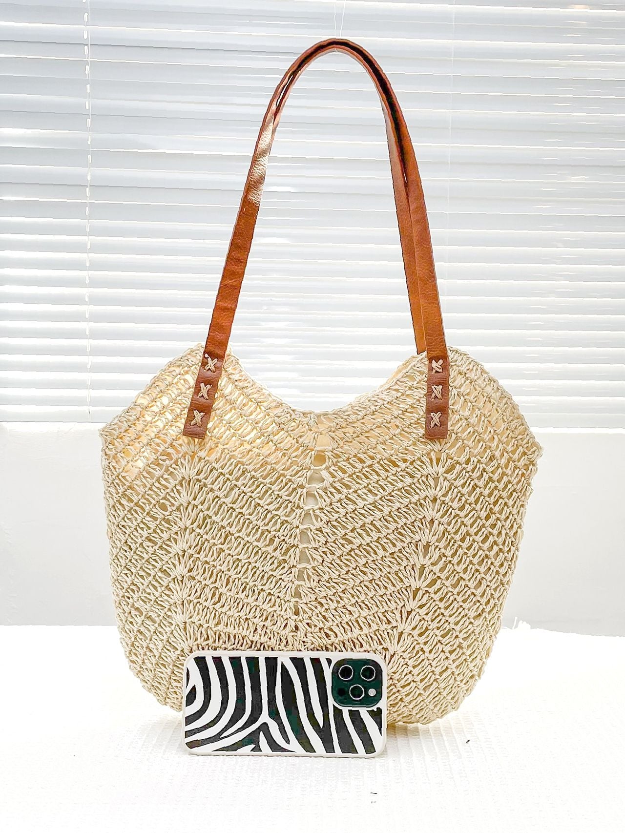 Maxct - Hollow Out Straw Bag  - Women Tote Bags