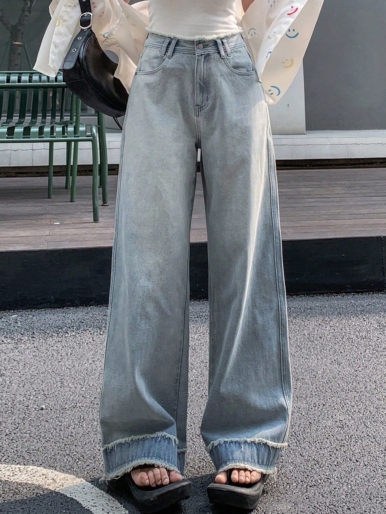 Maxct Women's Gradient Straight Leg Denim Pants With Patched Pocket And Frayed Hem, Casual - Image 4