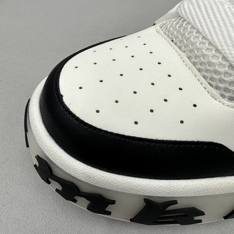 Stylish Men's Sneakers - Height-Boosting Shoes
