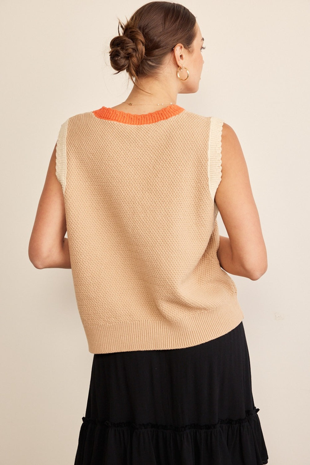 Women's Taupe Contrast-Trim Sweater Vest