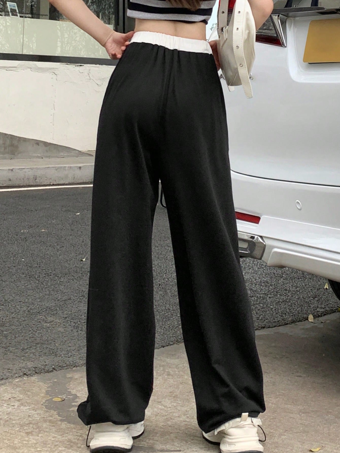 Maxct Women's Elastic Waistband Jogger Pants With Contrast Color Drawstring And Letter Print