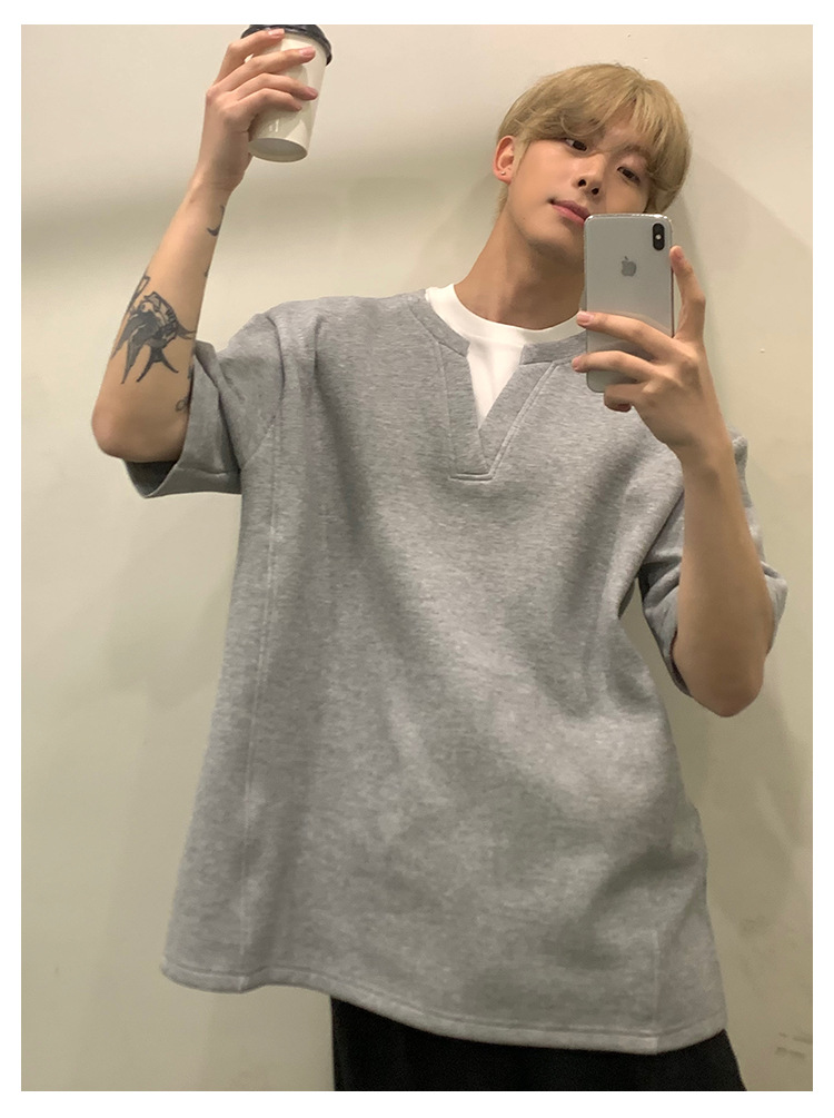 90s Streetwear Niche Design Sense Fake Two-piece V-neck Short-sleeved T-shirt Men's Summer New Loose Korean-style Simple All-match Half-sleeved Top