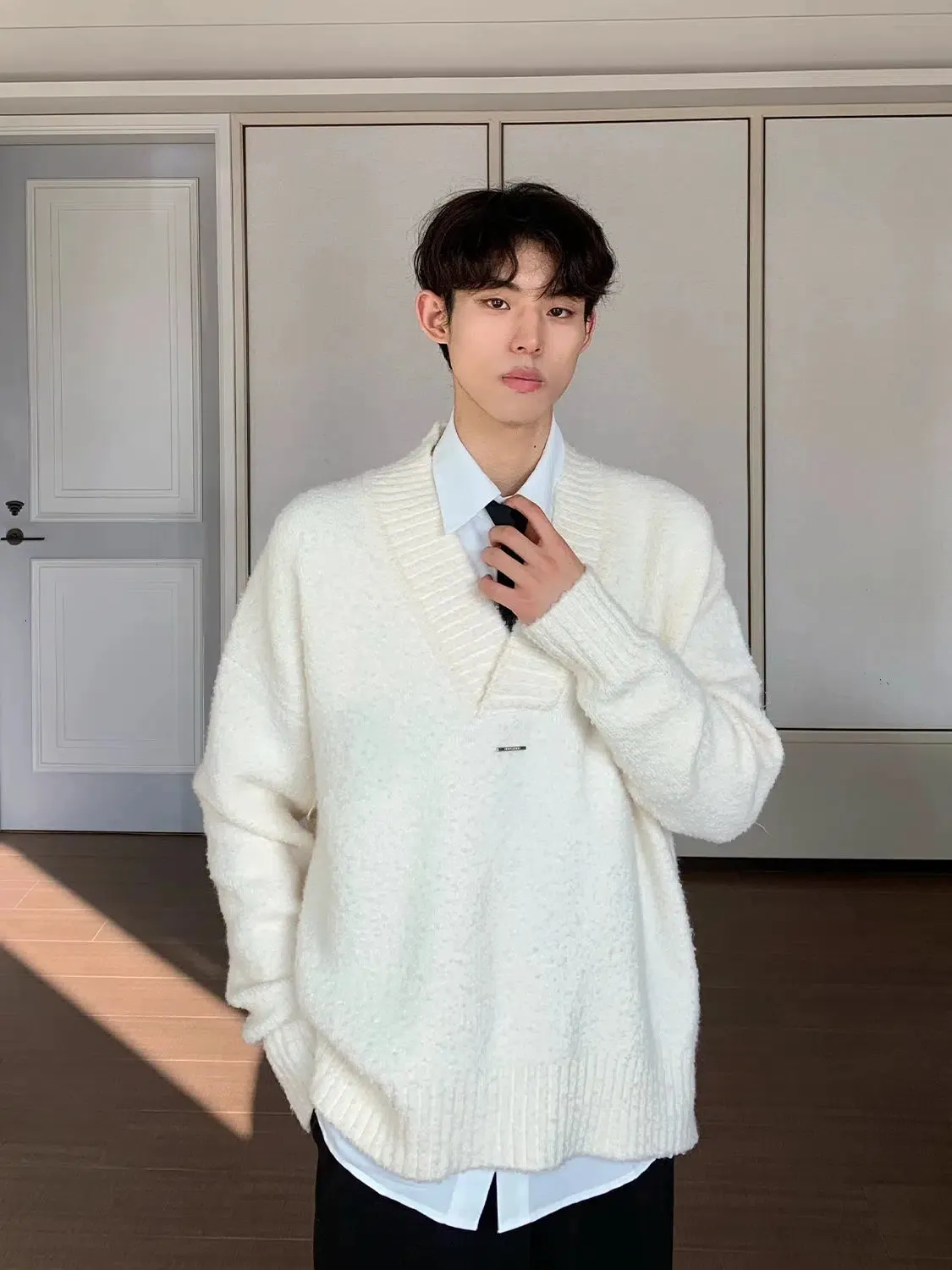 Maxct College Loose-fit V-neck Sweater