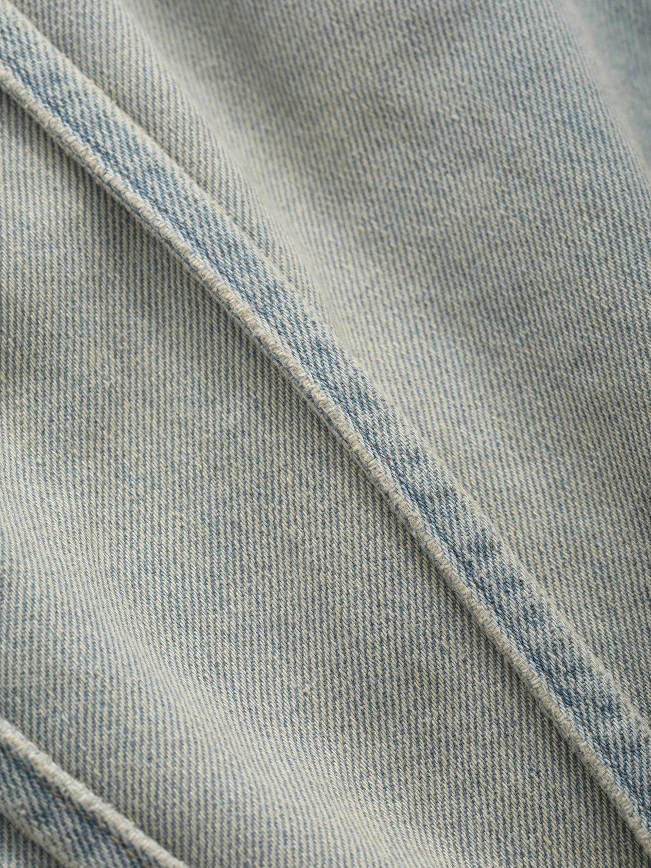 Women's Light-Wash Belted Wide-Leg Jeans