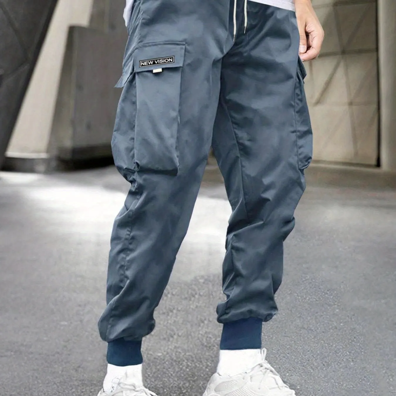 Maxct Men's Letter Graphic Drawstring Waist Cargo Pants With Flap Pockets - Image 12