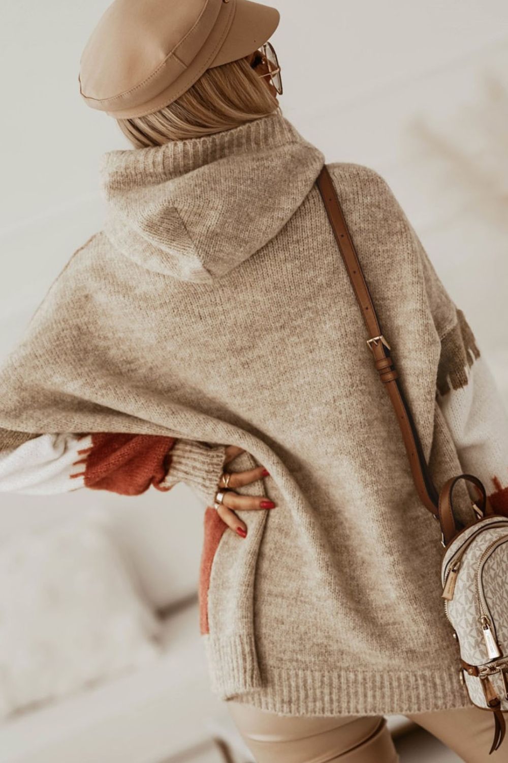 Maxct &Color Block Kangaroo Pocket Hooded Sweater