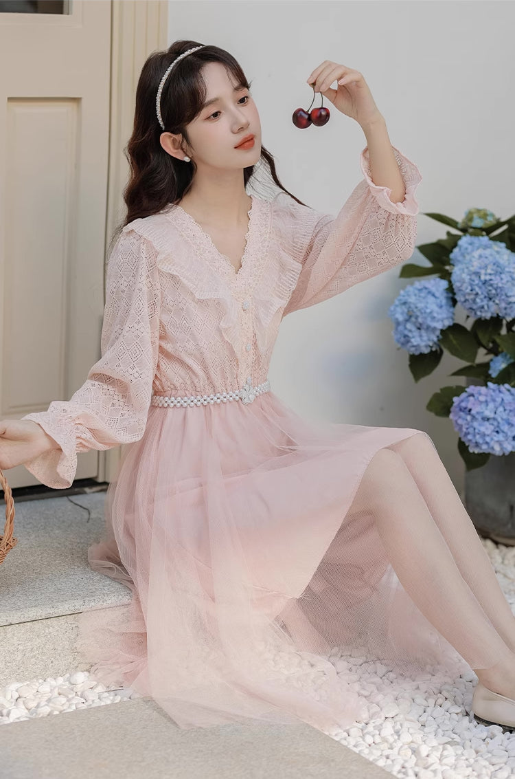 V-Neck Lace & Tulle Midi Dress Maxct