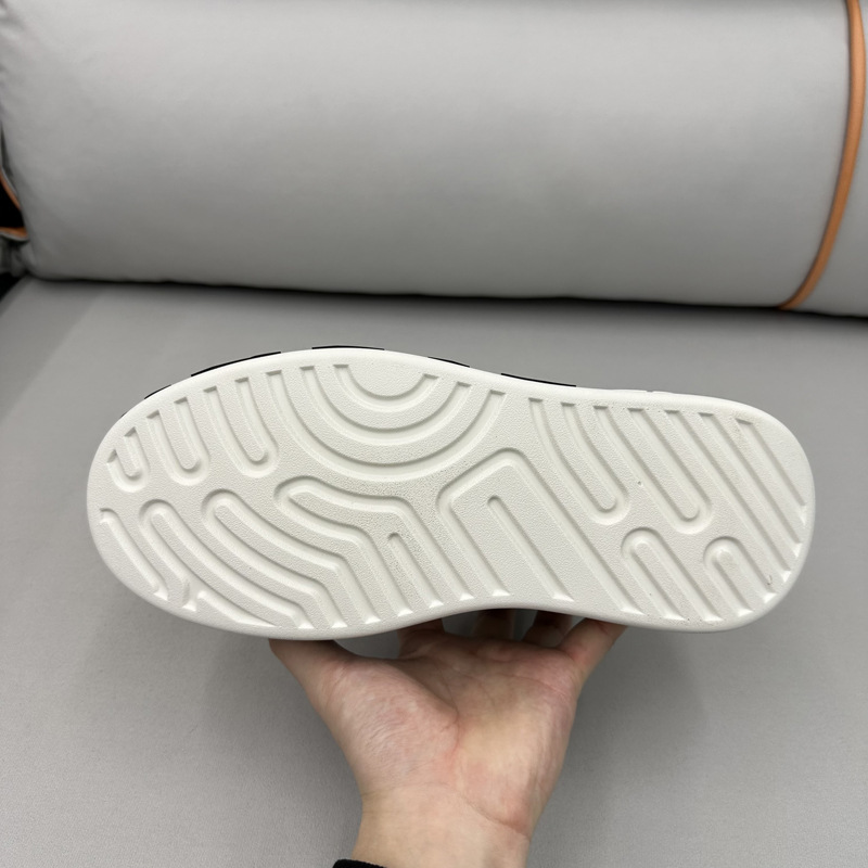 Stylish Men's Sneakers - Height-Boosting Shoes