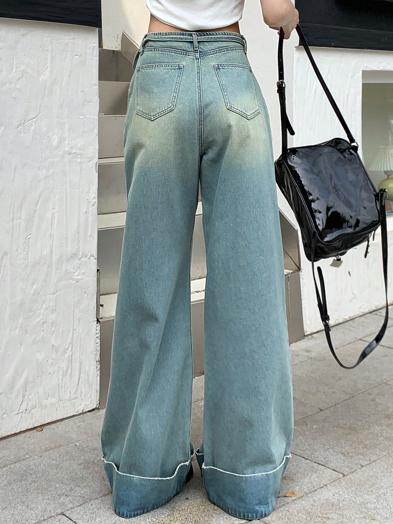 Women's Light-Wash Belted Wide-Leg Jeans