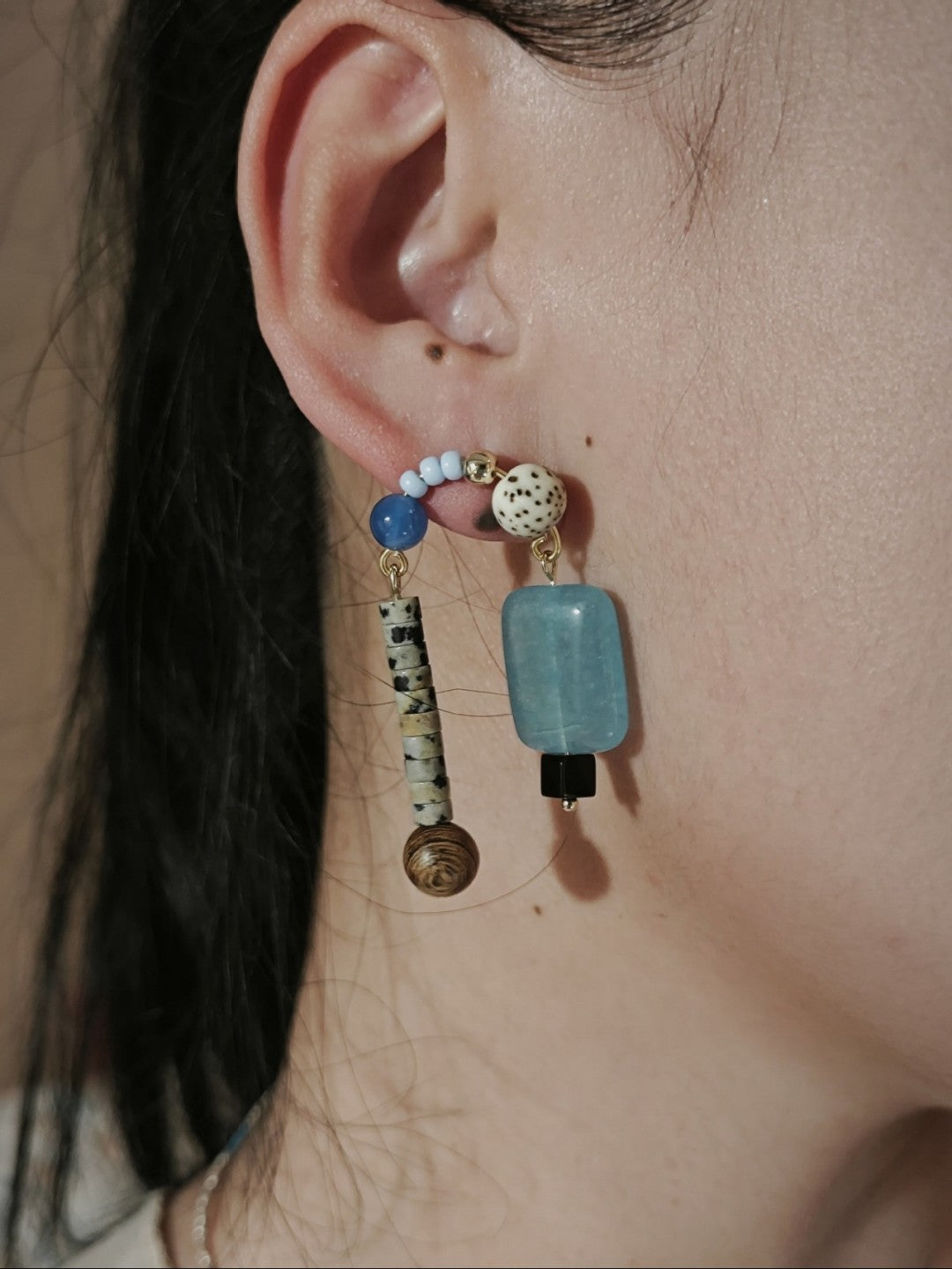 「Chinoiserie」Natural Sandalwood Asymmetric Blue Earrings