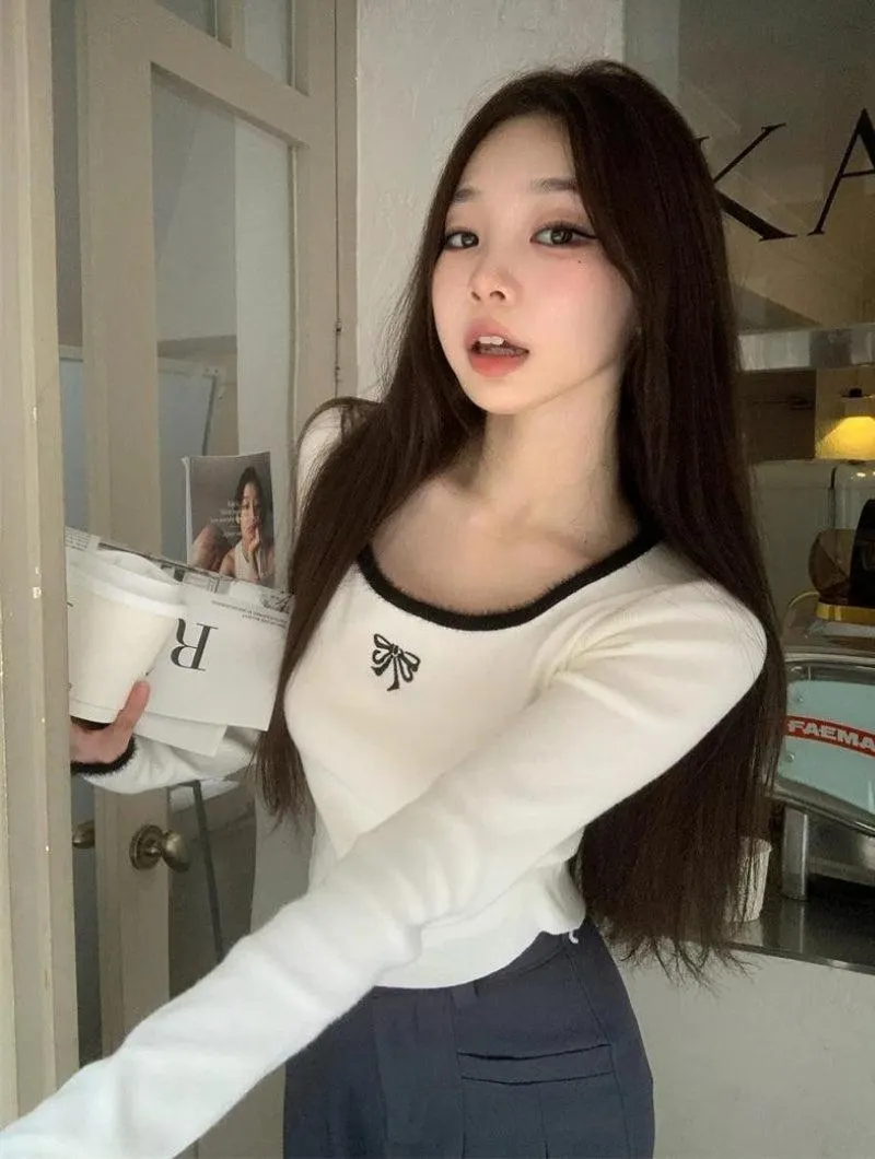 Maxct &Coquette Bow Fluffy Neck Top