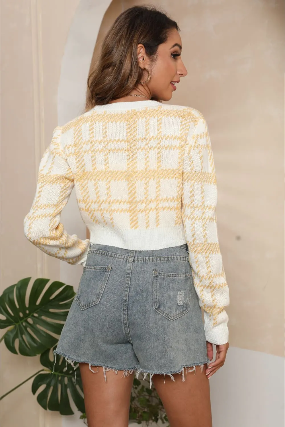 Maxct &V-Neck Cropped Button-Up Cardigan
