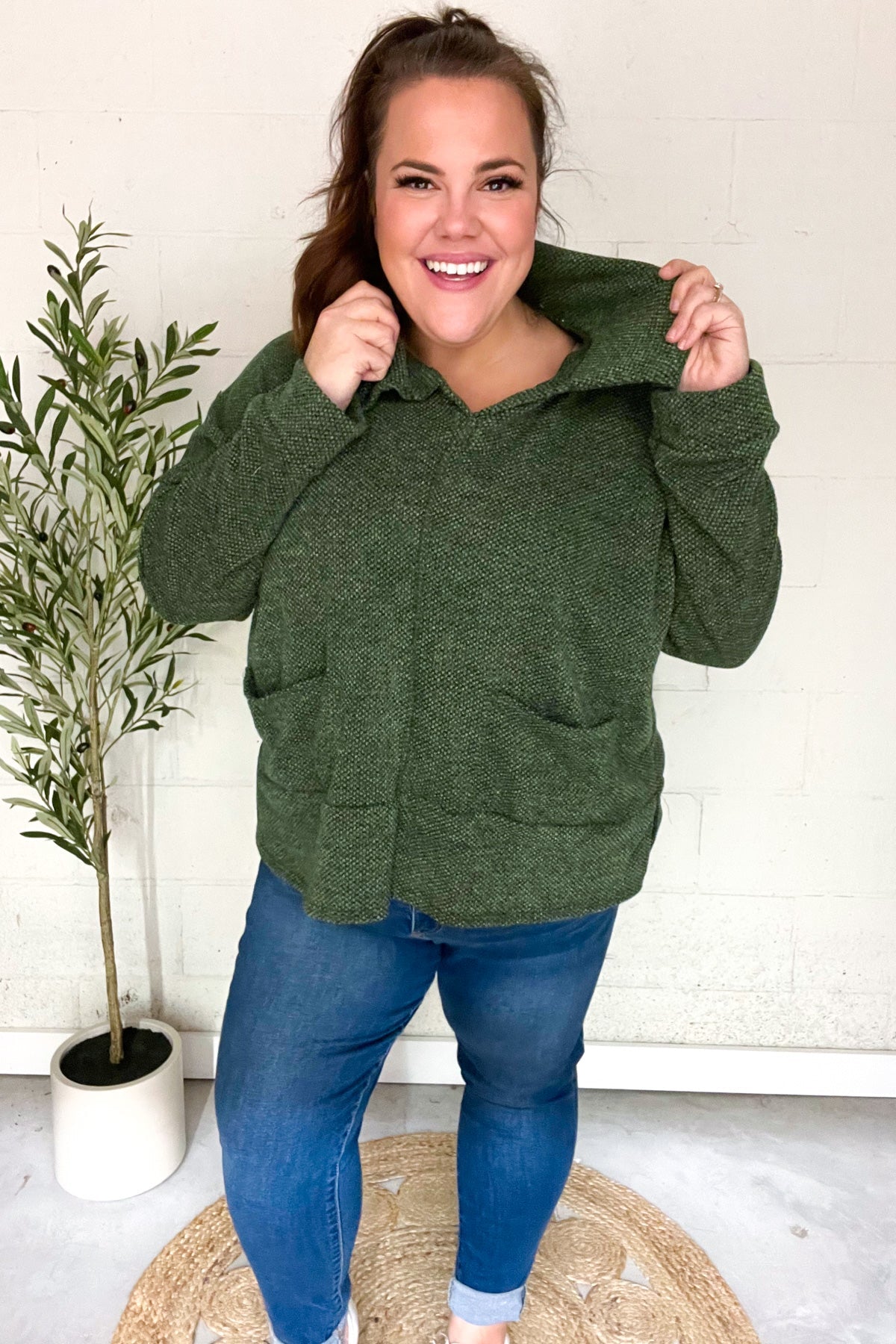 Maxct &Easy Living Olive Textured Knit Notch Neck Oversized Collar Sweater