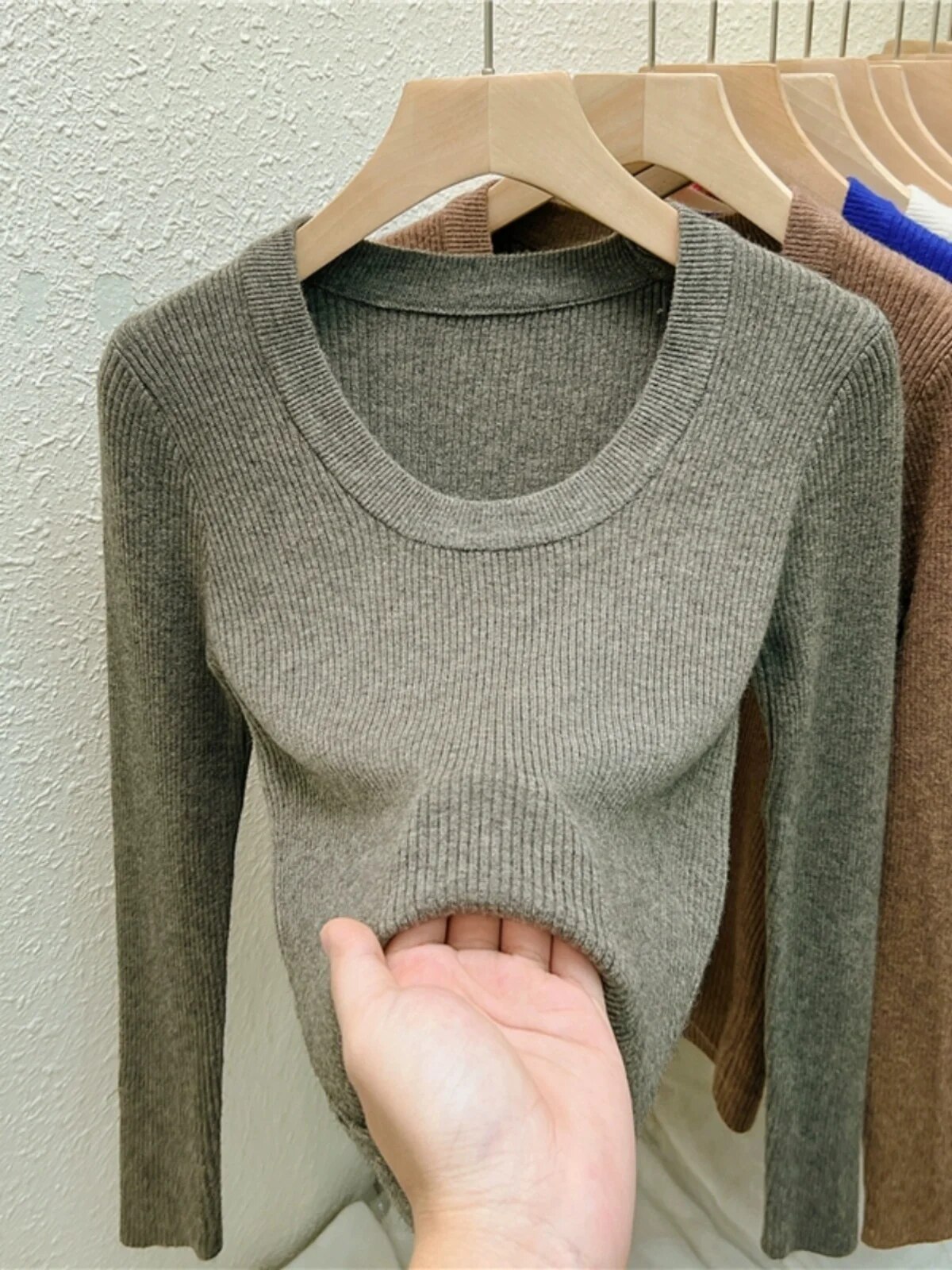 Maxct Photos U-neck Knitted Sweater For Women's Autumn Long Sleeved Top Girls Simple Base Jumper GT8311