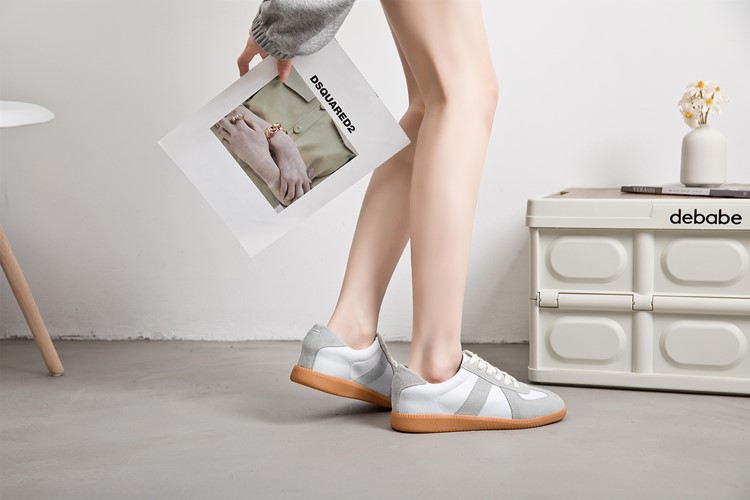 Women's Leather Flat Sneakers - true deals club