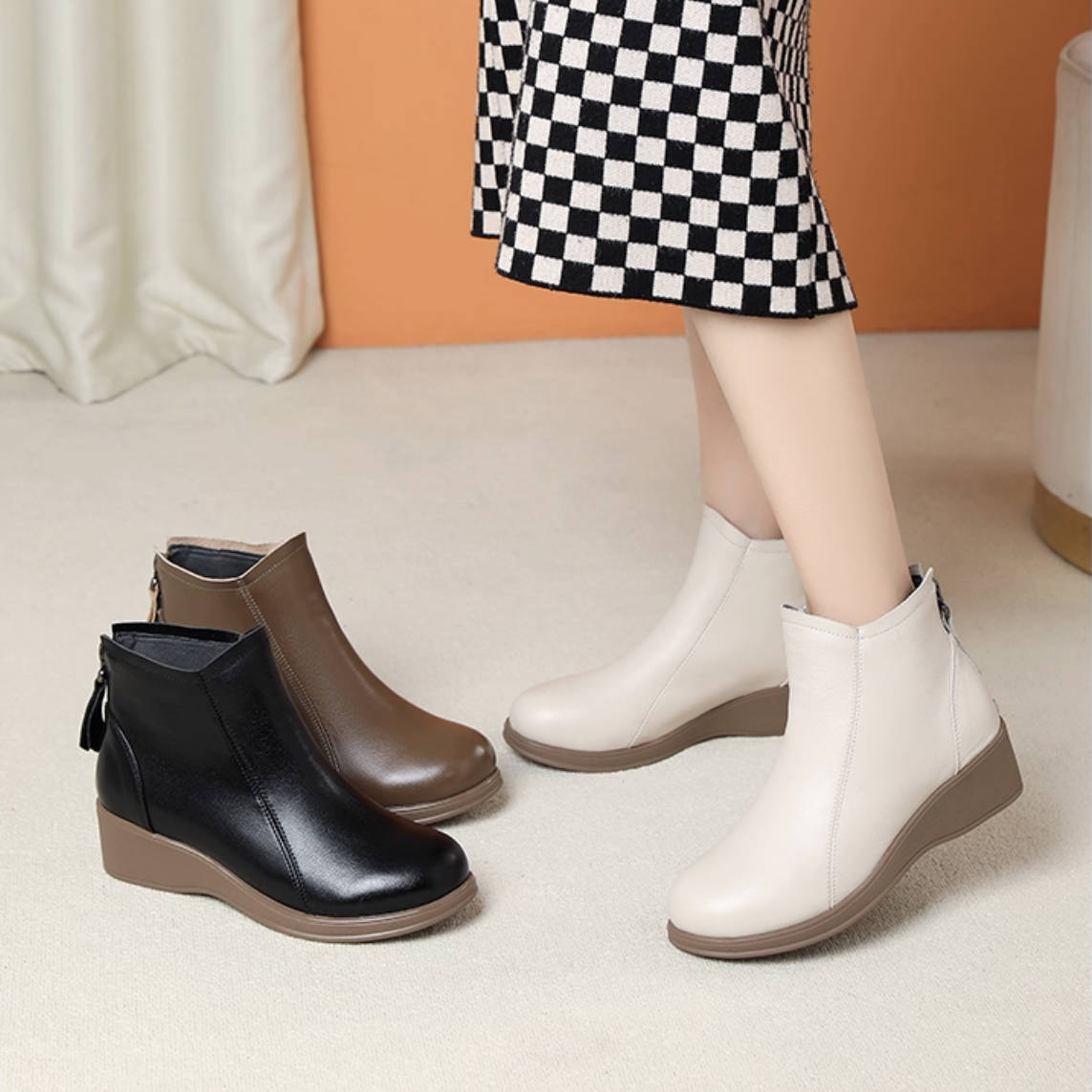 Women Winter Leather Round Toe Platform Soft Sole Warm Plush Boots