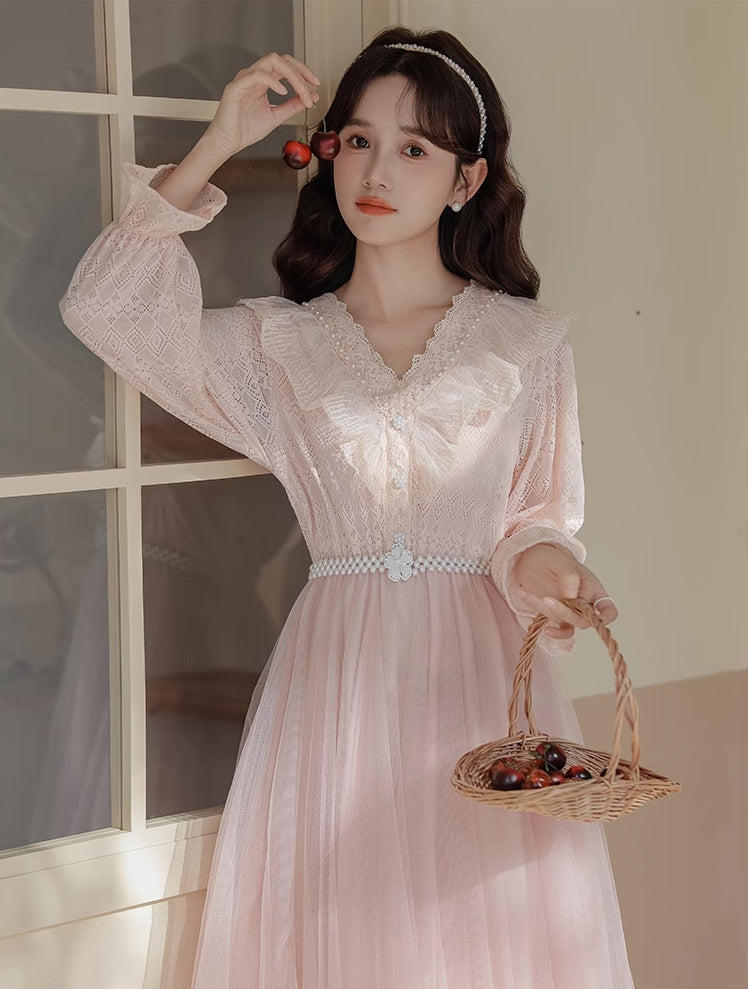 V-Neck Lace & Tulle Midi Dress Maxct