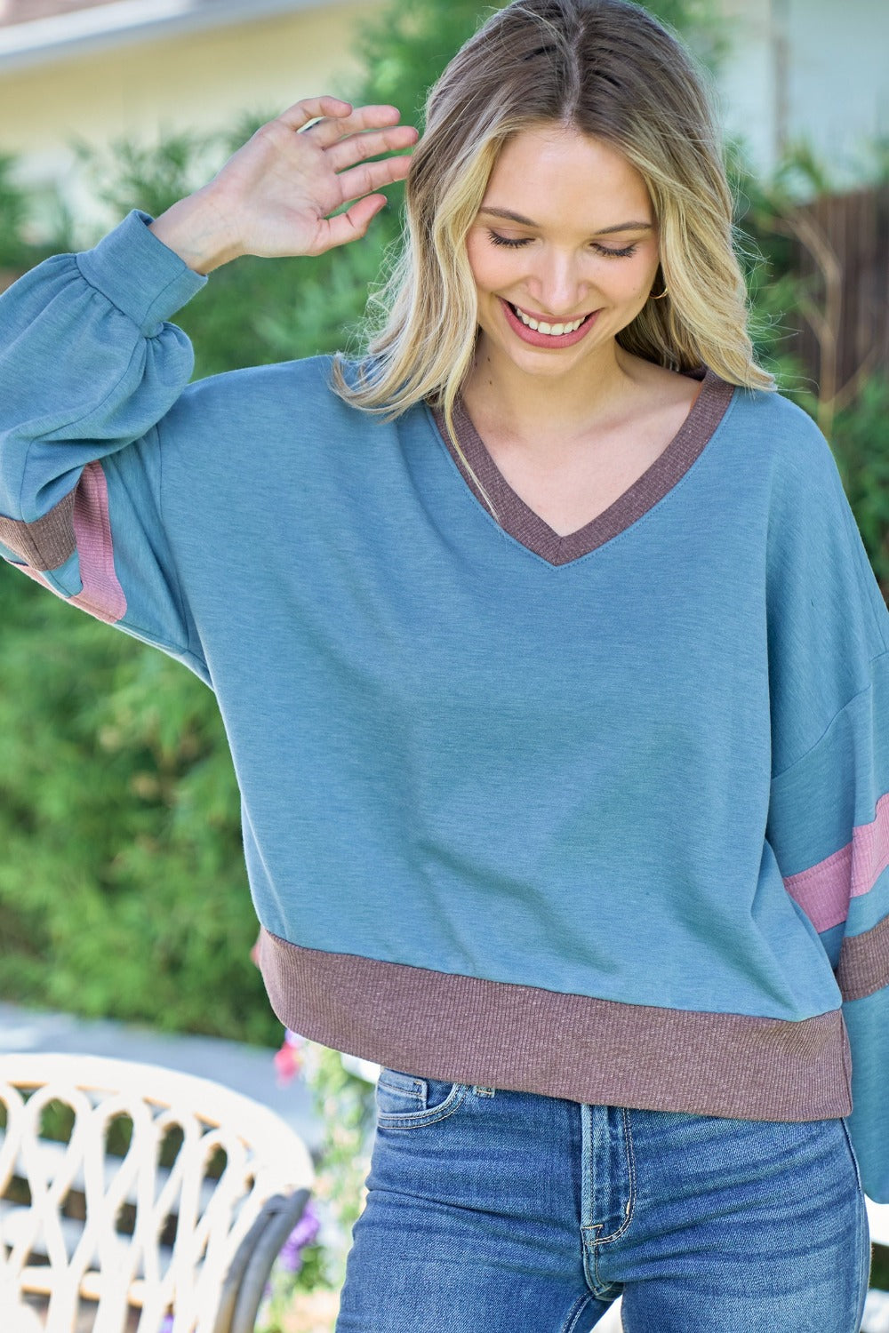 Maxct &Hailey & Co Color Block V-Neck Cropped sweatshirt
