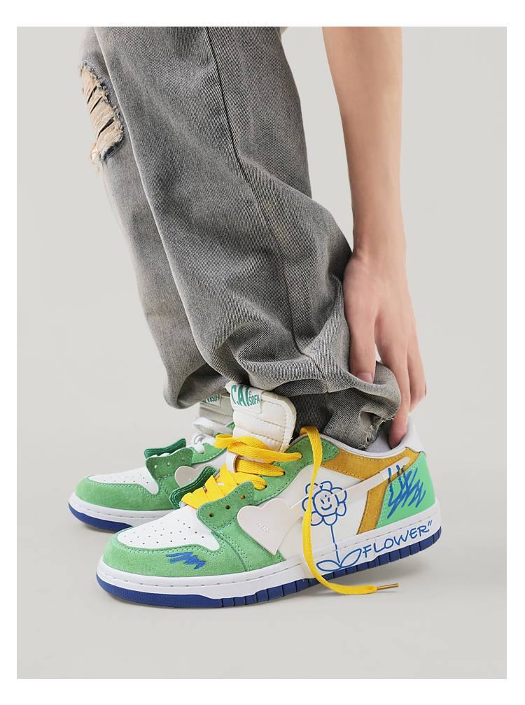 Low-top Graffiti Skateboard Shoes - true deals club