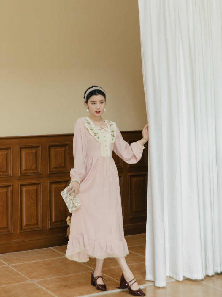 Sweet Floral Embroidered Midi Dress Maxct