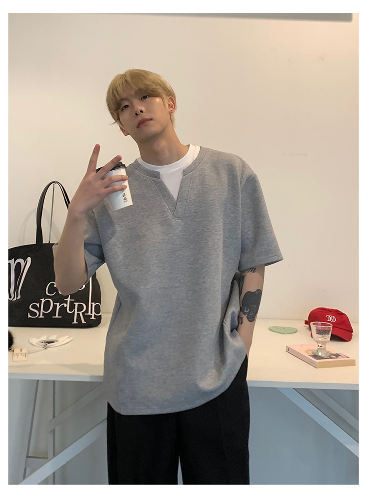 90s Streetwear Niche Design Sense Fake Two-piece V-neck Short-sleeved T-shirt Men's Summer New Loose Korean-style Simple All-match Half-sleeved Top
