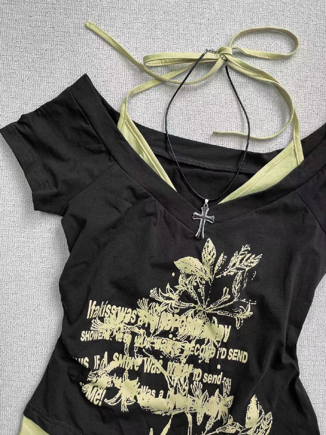 Retro Fake Two-piece Halterneck Printed T-shirt Women Y2K Streetwear Hot Girl Slim Off Shoulder Millennium Harajuku Casual Top