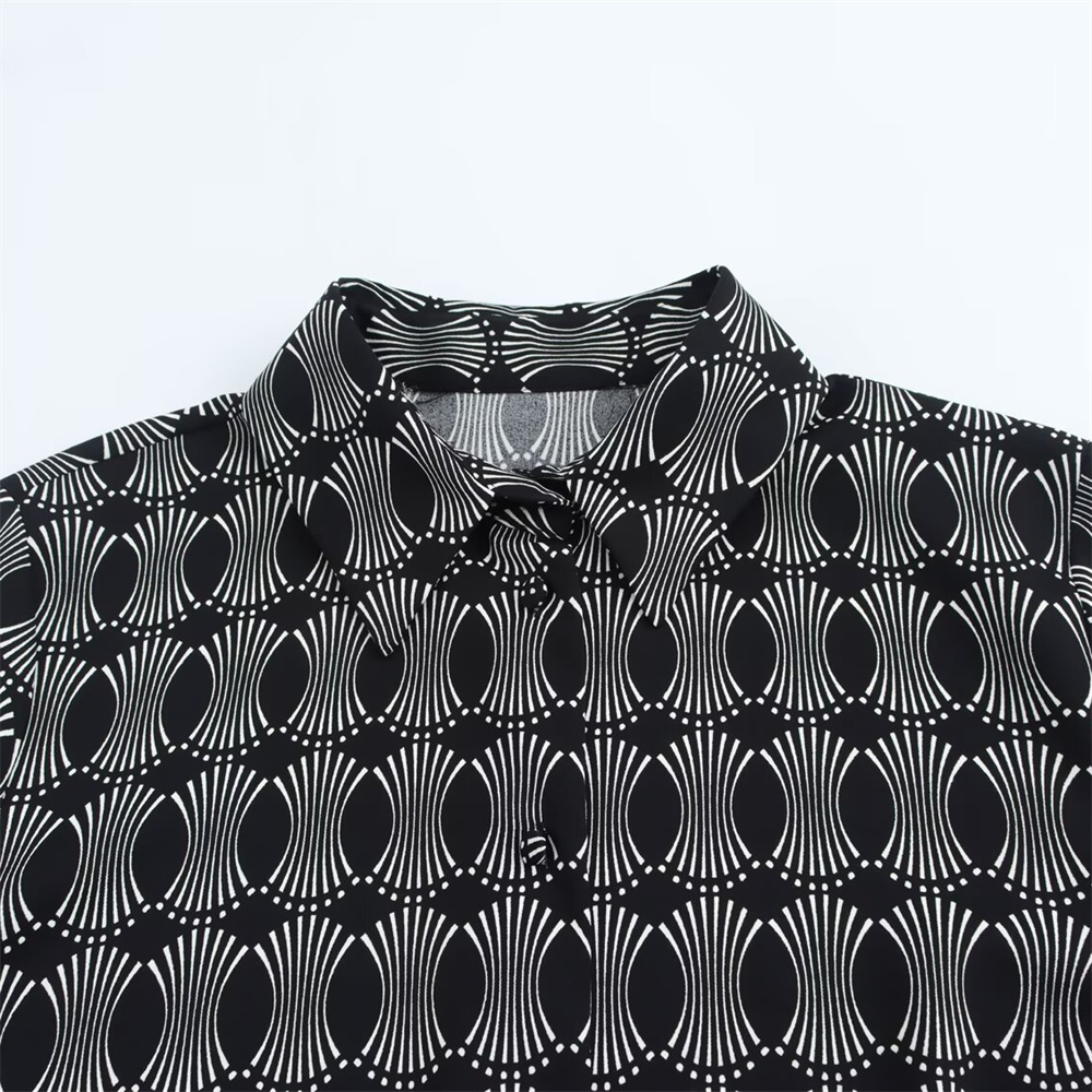 Autumn New Women's Regular Style Geometric Pattern Printed Single breasted Long sleeved Collar Shirt