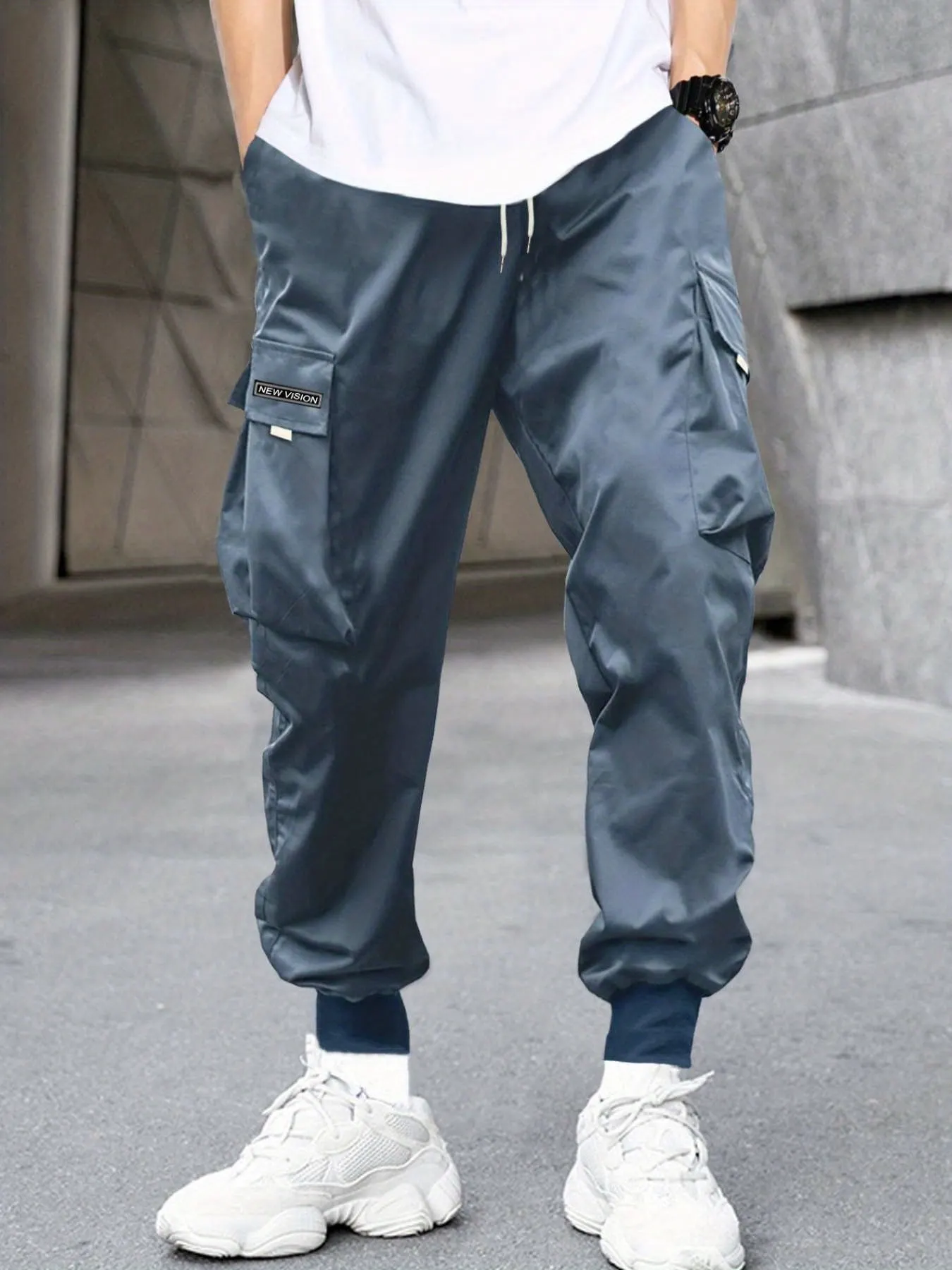 Men's Letter Graphic Drawstring Waist Cargo Pants With Flap Pockets