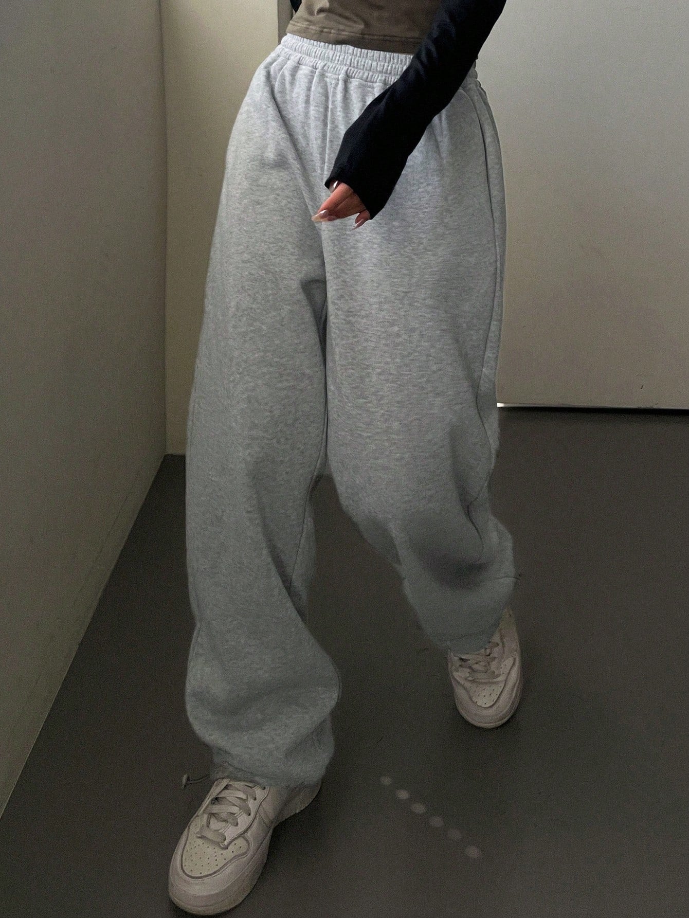 Maxct Solid Elastic Waist Slant Pocket Sweatpants