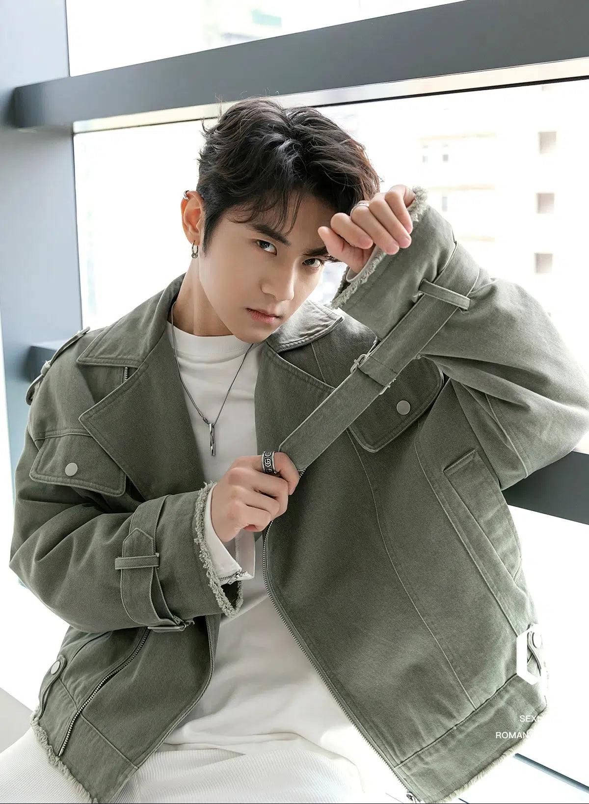 Men's Oversized Cropped Denim Jacket
