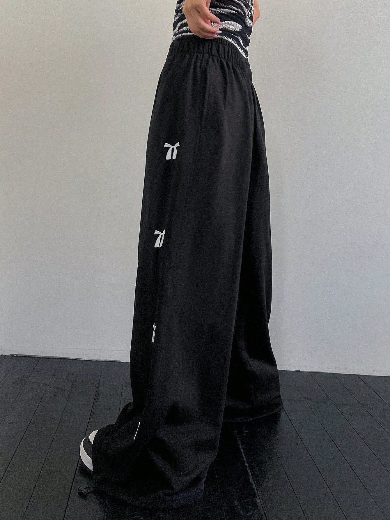 Maxct Women Wide Leg Embroidered Casual Sweatpants With Bowknot And Drawstring