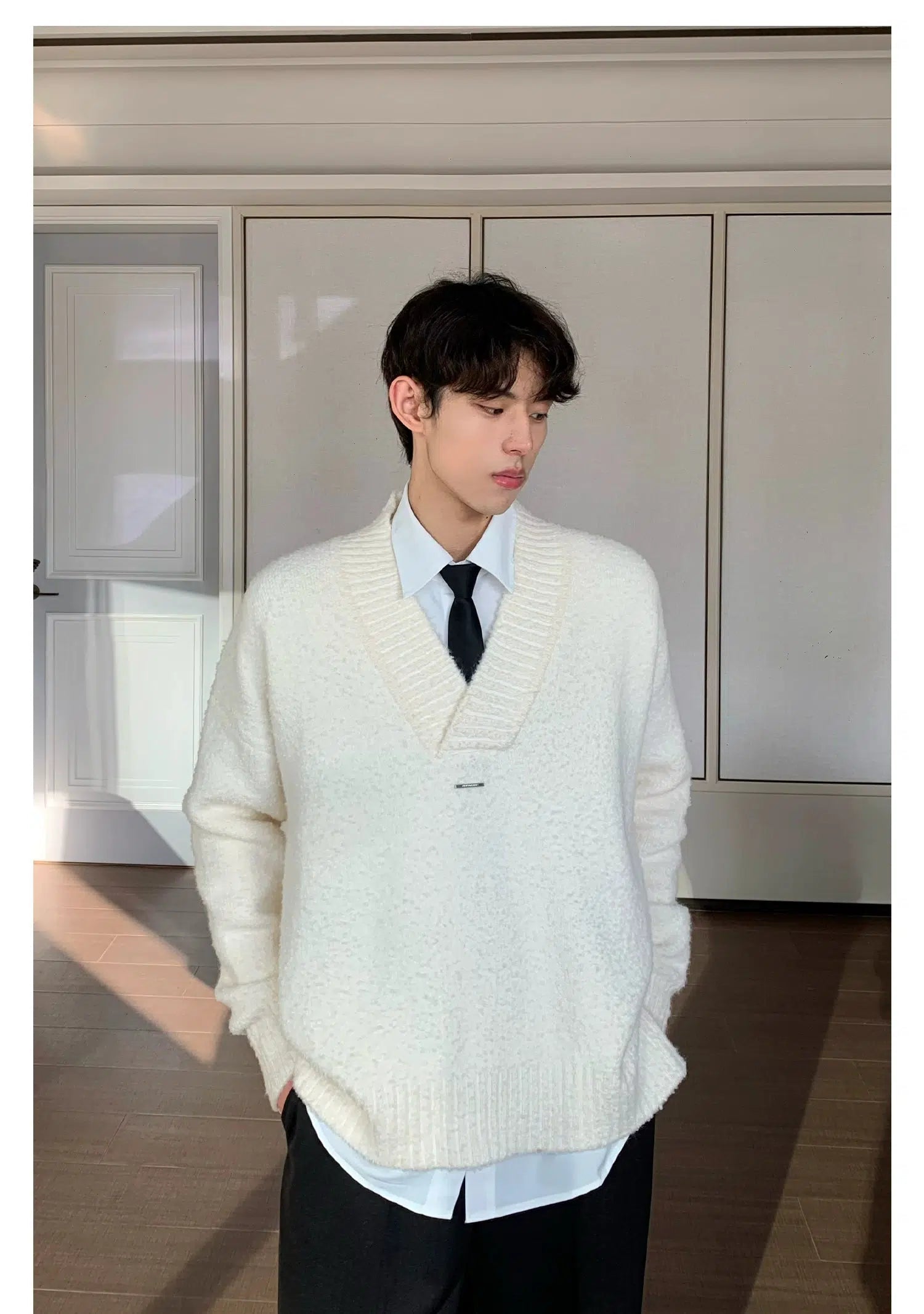 Maxct College Loose-fit V-neck Sweater