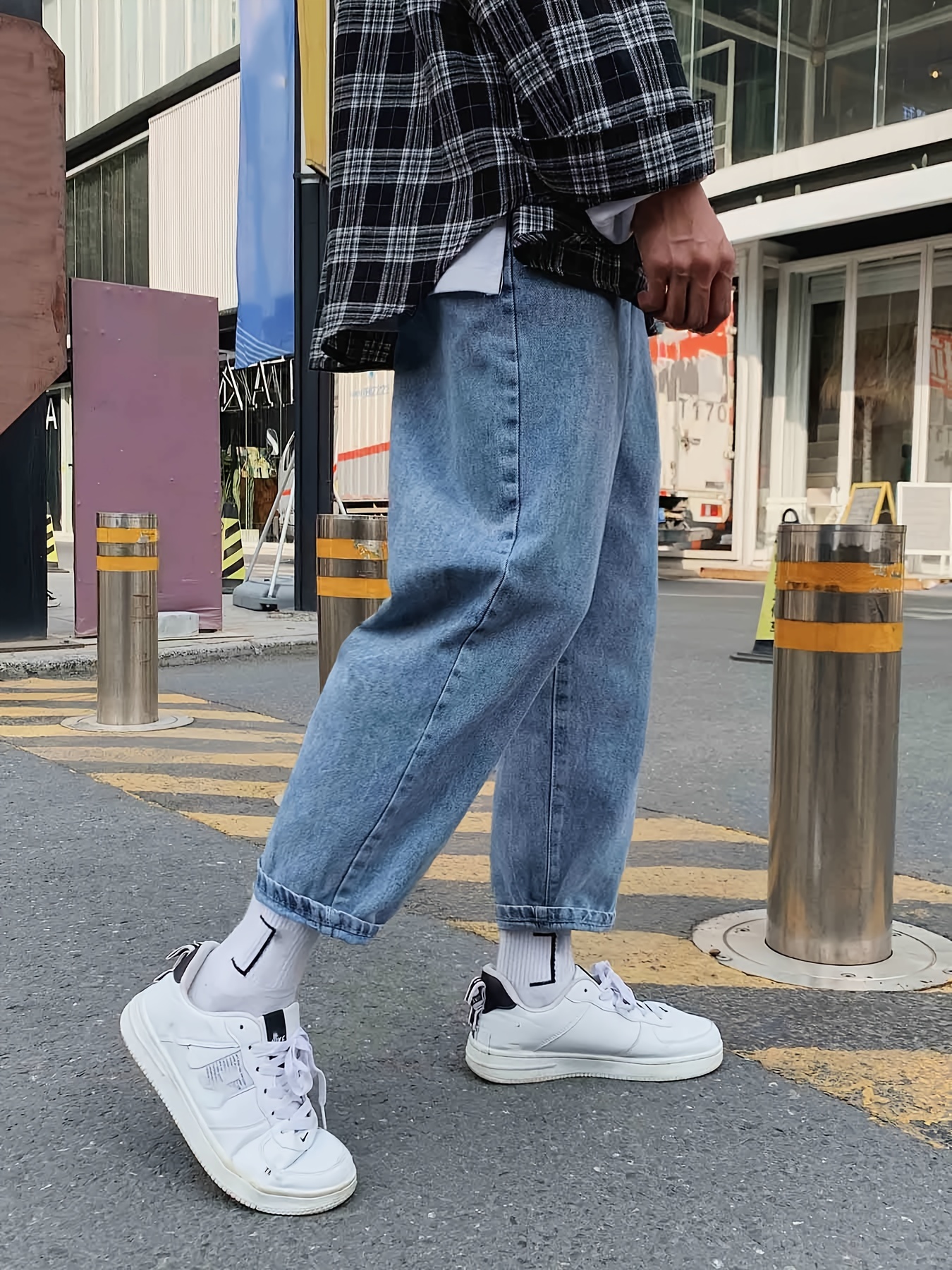 Men's Loose Fit Straight Leg Jeans, Street Style Denim Pants With Pockets