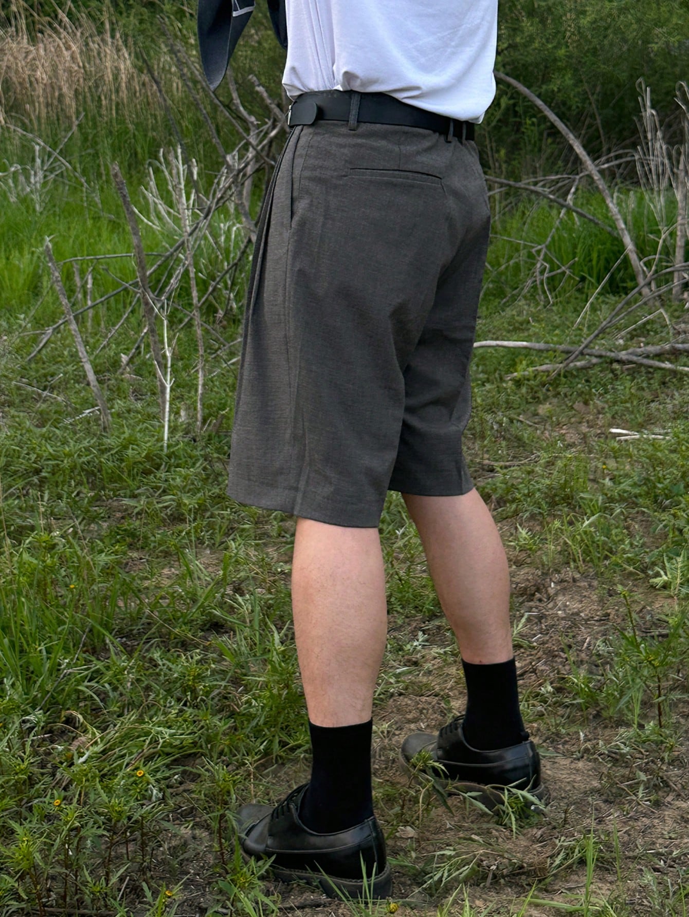 Maxct Men Solid Color Pleated Shorts With Slanted Pockets For Summer Casual Outfits