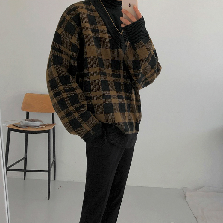 Maxct 1142 Plaid V-Neck Sweater